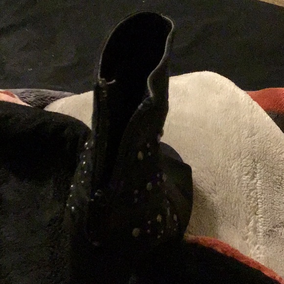 Heels - Picture 3 of 5